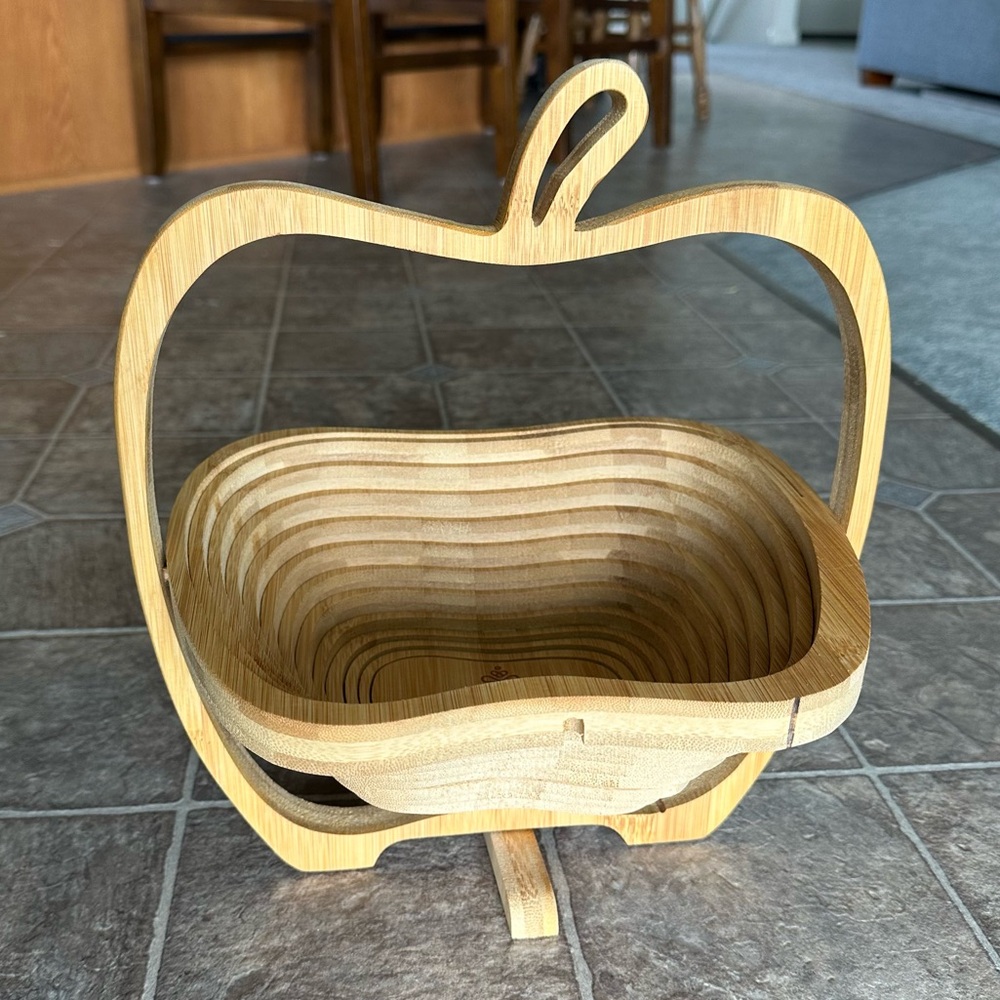 Bonnie & Pop New York Wood Fruit Apple Tray Basket Stand Charcuterie Board